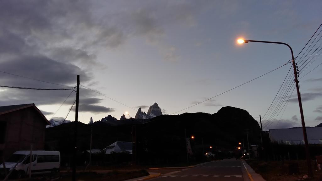Вилла Cabanas Cerro Torre Эль-Чальтен Экстерьер фото